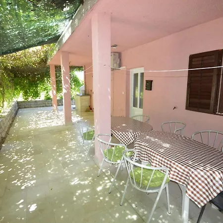 Vjera Apartment