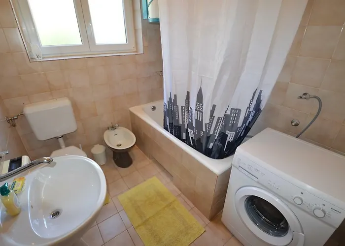 Vjera * Betina (Sibenik-Knin)