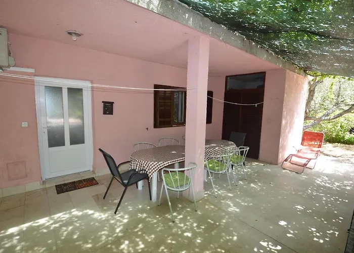 Vjera * Betina (Sibenik-Knin)